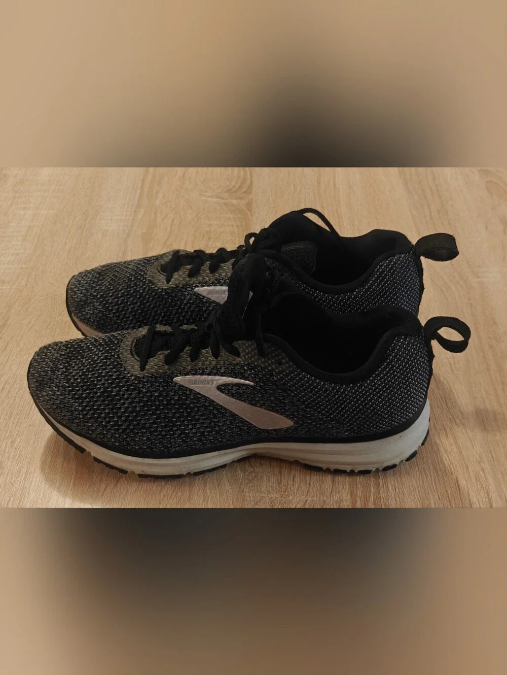 Brooks Transmit Running Shoes Black Silver Grey Womens 10 Walking